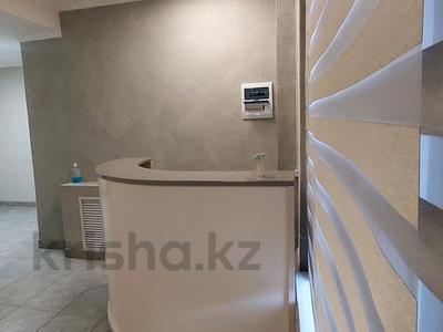 Офисы, магазины и бутики, общепит, салоны красоты, медцентры и аптеки, образование · 96.6 м² за 55 млн 〒 в Уральске, мкр Строитель