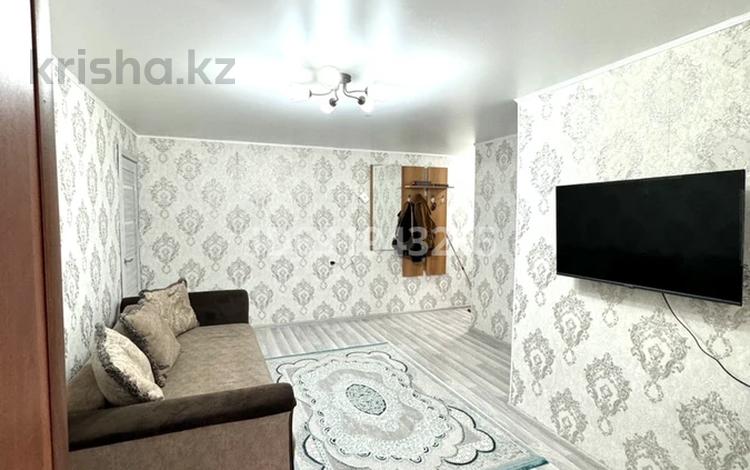 3-комнатная квартира, 70 м², 2/4 этаж посуточно, Алтынсарина 114 за 20 000 〒 в Костанае — фото 2
