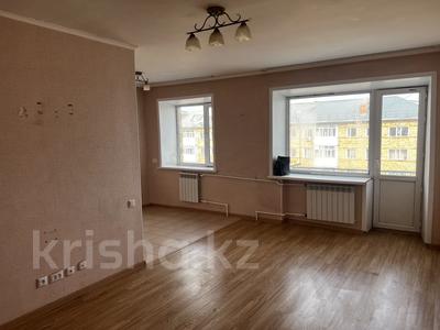 3-комнатная квартира, 63 м², 5/5 этаж, Абая Кунанбаева 79 за 10.5 млн 〒 в Шахтинске