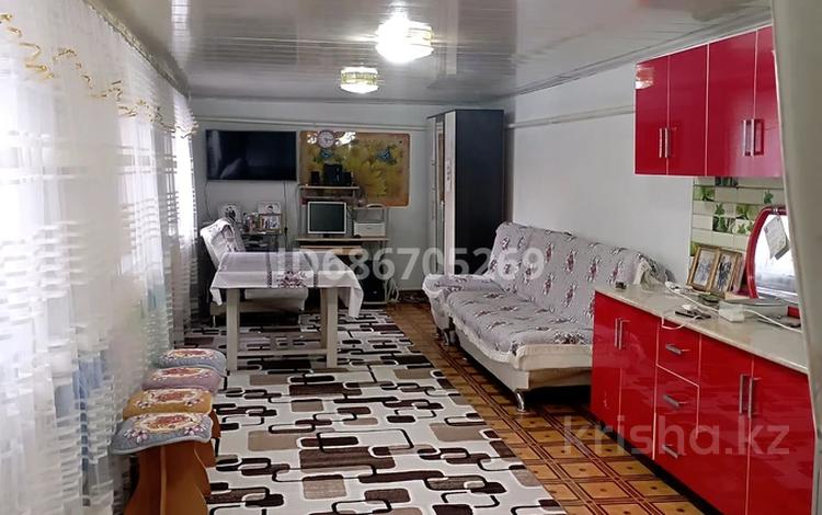 Отдельный дом · 3 комнаты · 100 м² · 15 сот., Айтказы Рахман улы 84 — В Центре Города С Мебелью за 13 млн 〒 в Шу — фото 11