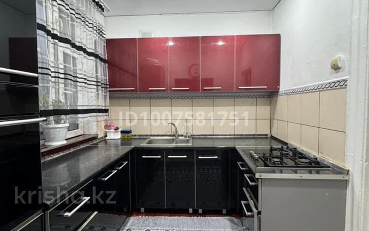 3-бөлмелі пәтер · 75 м² · 2/2 қабат, Пушкина 36 — Пушкина-Абылайхана, бағасы: 16 млн 〒 в Кентау — фото 2