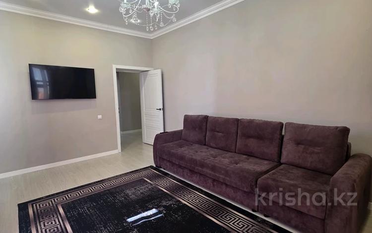 2-бөлмелі пәтер · 64 м² · 8/10 қабат, Просп. Строителей 33/4 — Пр,Шахтеров, бағасы: 17 000 ₸ в Караганде — фото 2
