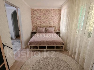 2-комнатная квартира · 44 м² · 2/4 этаж, Толе би 56 — Желтоксан, ТарГу, Цум, Журек за 13 000 ₸ в Таразе