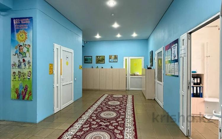 Свободное назначение, офисы, магазины и бутики, склады, общепит, салоны красоты, бани, гостиницы и зоны отдыха, медцентры и аптеки, образование, развлечения · 747.4 м² за 350 млн 〒 в Семее — фото 10