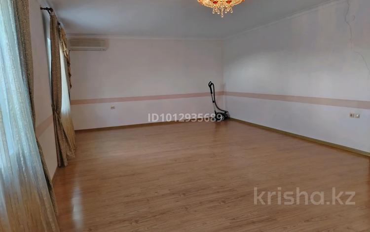 Отдельный дом · 8 комнат · 270 м² · , Сарыозек 1е за 27 млн ₸ в Атырау — фото 5