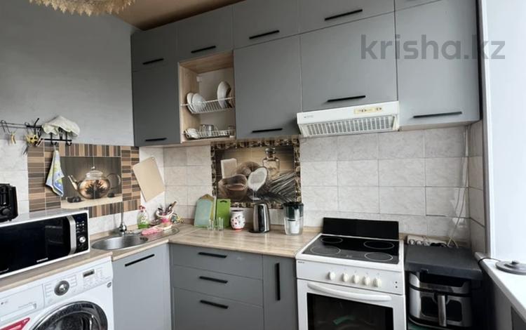 2-комнатная квартира · 56 м² · 4/5 этаж, Сагадат Нурмаганбетова 36 за 230 000 ₸ в Усть-Каменогорске — фото 2