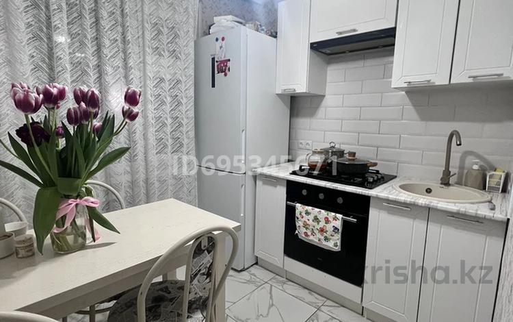 2-комнатная квартира, 80 м², 3/5 этаж помесячно, мкр Строитель, Циолковского 12