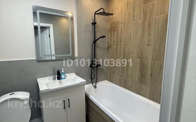 2-комнатная квартира · 40 м² · 10/10 этаж, мкр Аккент — Райымбека (бывш. Ташкенская) Момышулы (возле большого Смолл) за 250 000 ₸ в Алматы, Алатауский р-н — фото 2