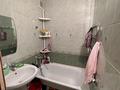 2-бөлмелі пәтер · 48 м² · 1/5 қабат, Аманжолова 15 — Бермудский триугольник, бағасы: 130 000 〒 в Жезказгане — фото 3