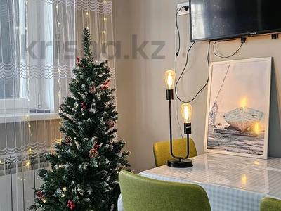 2-бөлмелі пәтер, 50 м², 10/12 қабат тәулік бойы, А.Шарипова 100 — Стадион, бағасы: 20 000 〒 в Алматы, Алмалинский р-н