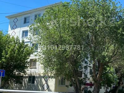 3-комнатная квартира · 50 м² · 5/5 этаж, Ауэзова 52в — Рядом Достармед за 14.5 млн ₸ в Атырау, мкр Жилгородок