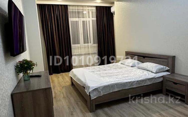 1-бөлмелі пәтер · 50 м² · 8/12 қабат, 19-ш/а. 28, бағасы: 13 000 ₸ в Актау, 19-й мкр — фото 2