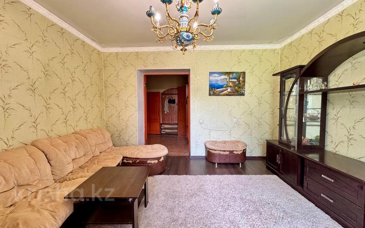 3-комнатная квартира · 72 м² · 1/2 этаж, мкр Новый Город, Московская 2 за 19.5 млн ₸ в Караганде, Казыбек би р-н — фото 4