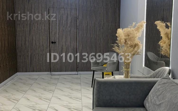 Медцентры и аптеки · 216 м² за 200 млн ₸ в Актобе, мкр. Алтын орда — фото 2