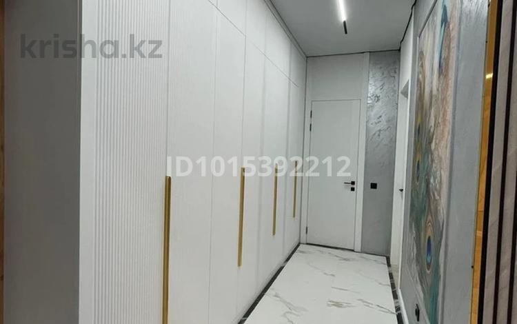 2-комнатная квартира · 64 м² · 5/9 этаж, Жубан Молдагалиев 5 за 300 000 ₸ в Астане, Нура р-н — фото 2