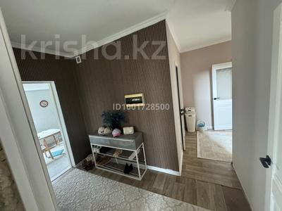 Отдельный дом · 5 комнат · 192 м² · 10 сот., мкр Уркер — Военный городок за 52 млн 〒 в Астане, Нура р-н