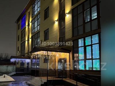 Продажа квартир в Западно-Казахстанской обл.: 4-комнатная квартира · 138 м² · 4/4 этаж, Скоробогатова — Маметова за 90 млн 〒 4-комнатная квартира · 138 м² · 4/4 этаж, Скоробогатова — Маметова за 90 млн 〒 в Уральске, мкр Школьник