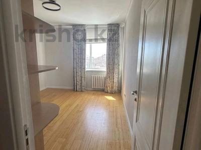 4-комнатная квартира · 83 м² · 11/12 этаж, Валиханова 1 — Центр правого берега за 43 млн ₸ в Астане, Алматы р-н