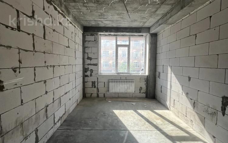 3-бөлмелі пәтер · 82 м², Нұрсая ш/а., Султан Бейбарыс 437, бағасы: 30.7 млн ₸ в Атырау, мкр Нурсая — фото 2