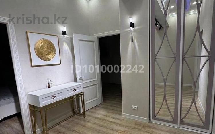 2-бөлмелі пәтер · 70 м² · 13/14 қабат, 17-й мкр 112, бағасы: 27 млн ₸ в Актау — фото 10