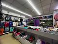В продаже готовый действующий бизнес магазин одежды, 483 м² за 75 млн 〒 в Усть-Каменогорске — фото 43