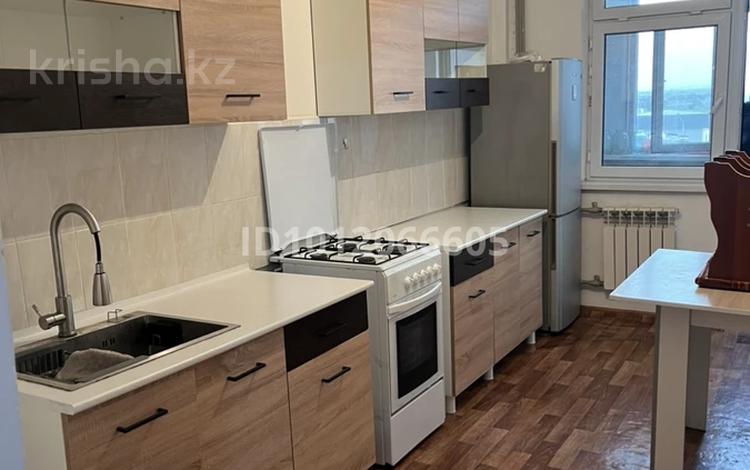 2-бөлмелі пәтер · 60 м² · 4/5 қабат, Мкр. Улы Дала 15, бағасы: 100 000 ₸ в Таразе — фото 2