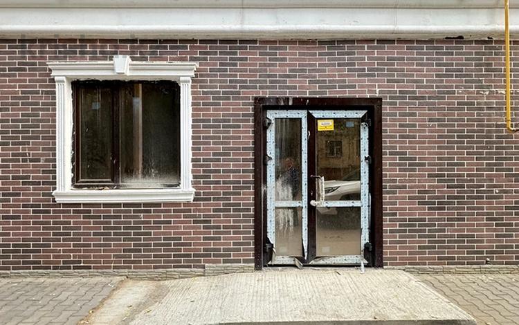 Свободное назначение, офисы, магазины и бутики, общепит, салоны красоты, образование, развлечения · 98.7 м² за 39.5 млн 〒 в Уральске — фото 2