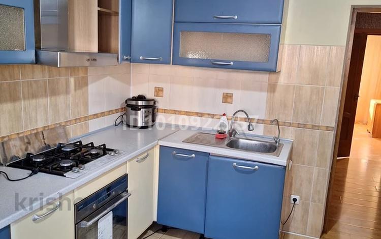 3-комнатная квартира · 70 м² · 2/5 этаж, мкр Астана 6 за 160 000 〒 в Уральске — фото 2