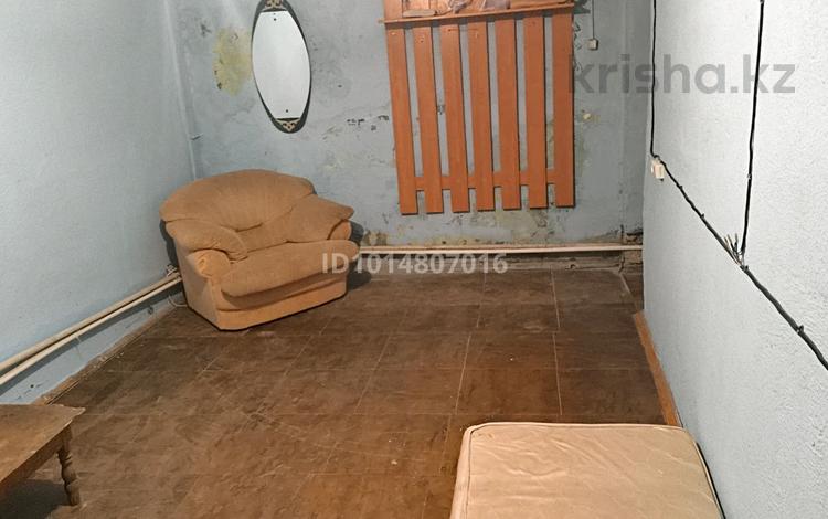 2 бөлме · 30 м² · 1/2 қабат, 11-шағынаудан 1Б, бағасы: 30 000 ₸ в Шымкенте, Енбекшинский р-н — фото 2
