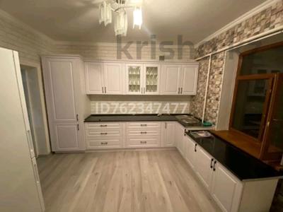 Отдельный дом · 7 комнат · 137 м², Ул.4-й пер Толеген Диметова 1 за 300 000 〒 в Туркестане