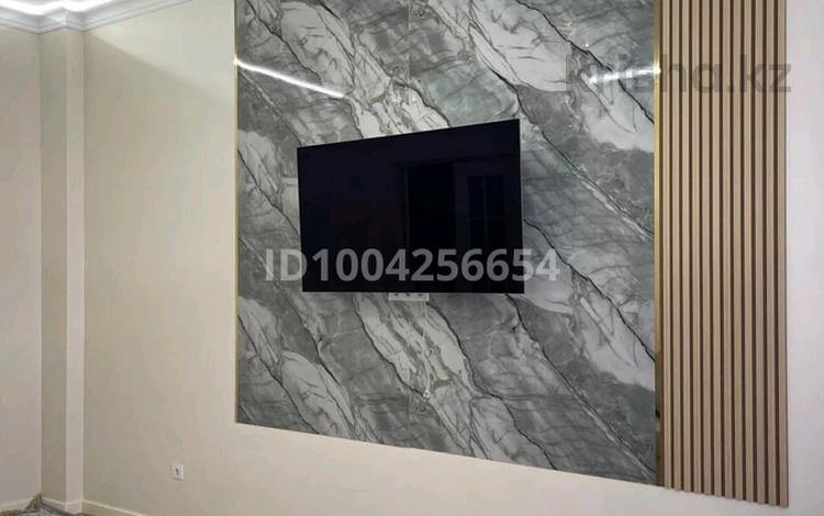 2-комнатная квартира · 80 м² · 1/9 этаж, мкр Нурсая, Абулхайыр хана 74/7 — Тойота центр за 300 000 ₸ в Атырау — фото 2