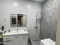 2-комнатная квартира · 80 м² · 1/9 этаж, мкр Нурсая, Абулхайыр хана 74/7 — Тойота центр за 300 000 ₸ в Атырау — фото 6