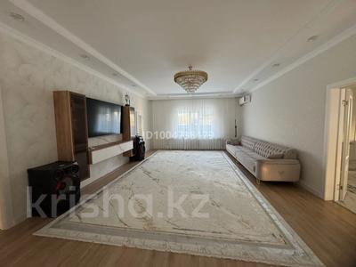 Отдельный дом · 6 комнат · 219 м² · 10 сот., Сарбаз 120а за 60 млн 〒 в Актобе, СК Сарбаз