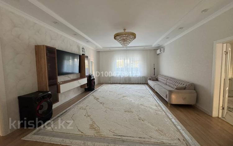 Отдельный дом · 6 комнат · 219 м² · 10 сот., Сарбаз 120а за 60 млн 〒 в Актобе, СК Сарбаз — фото 3