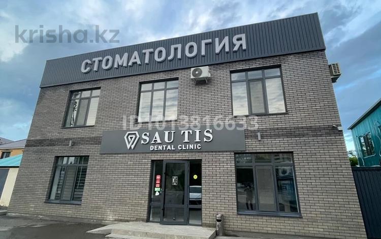 Медцентры и аптеки · 360 м² за 2.5 млн ₸ в Актобе, мкр 11 — фото 2