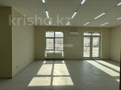 Свободное назначение, офисы, магазины и бутики, склады, общепит, салоны красоты, фитнес и спорт, медцентры и аптеки, образование, развлечения, конференц-залы, кабинеты и рабочие места, студии · 104 м² за 500 000 〒 в Актау, 41-й мкр