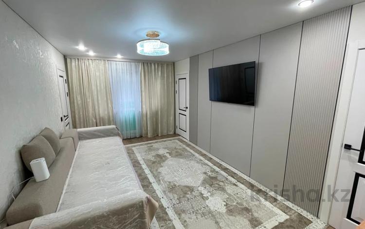3-комнатная квартира · 46 м² · 2/5 этаж, Майкудук, 12й микрорайон за 14 млн ₸ в Караганде, Алихана Бокейханова р-н — фото 2