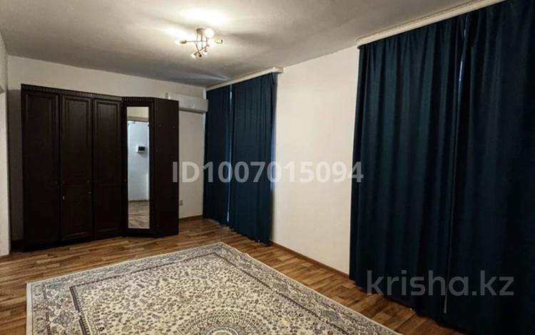 1-комнатная квартира · 50 м² · 9/10 этаж, Самал — Тауелсиздик за 18.5 млн ₸ в Уральске — фото 2
