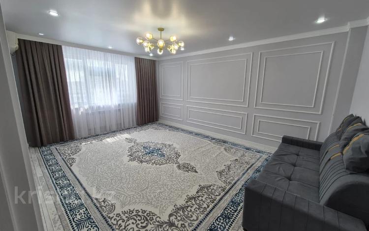 2-бөлмелі пәтер · 70 м² · 4/6 қабат, Жарбосынова 85, бағасы: 29 млн ₸ в Атырау — фото 2
