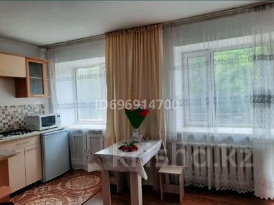 1-комнатная квартира · 35 м² · 2/5 этаж, Первомайская — Ауэзова за 8 000 ₸ в Семее