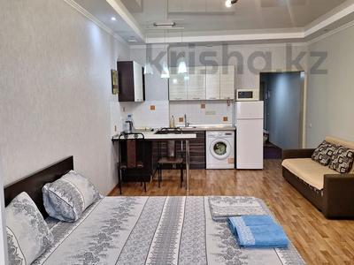 1-комнатная квартира · 55 м² · 14/15 этаж, Зенкова 59 — Кабанбай батыра ниже гостиницы Казахстан за 21 000 ₸ в Алматы, Медеуский р-н