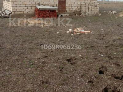 Отдельный дом · 2 комнаты · 72 м² · 12 сот., жилой массив Бауырластар, Үш құдық аулы — Мал базардан 15 минуттык жерде Үш құдық ауылында Багасловка за 2.5 млн 〒 в Актобе