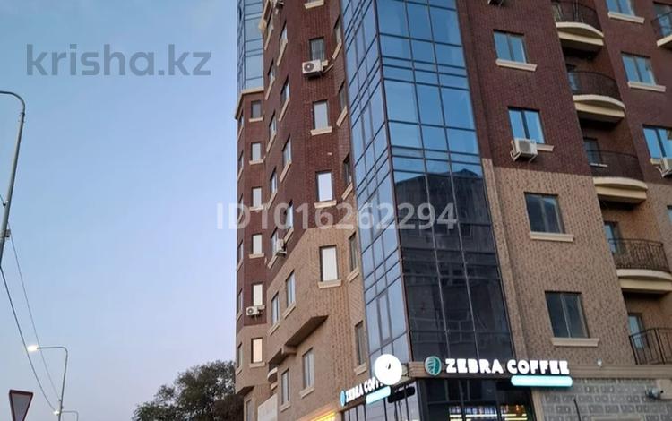2-комнатная квартира · 79.55 м² · 6/12 этаж, Азаттык 72-а за 300 000 ₸ в Атырау — фото 2