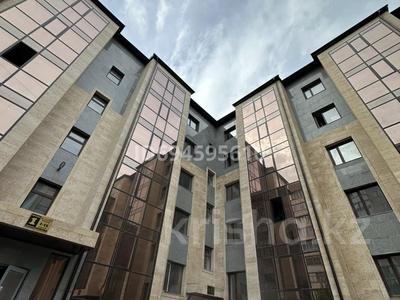 2-комнатная квартира, 65 м², 1 этаж, Голубые Пруды 9/3 за 18.2 млн 〒 в Караганде