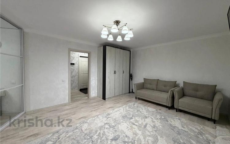1-бөлмелі пәтер · 42.6 м² · 1/25 қабат, Юго-Восток ш/а., Микрорайон Байкена Ашимова, бағасы: 24 млн ₸ в Караганде, Казыбек би р-н — фото 2