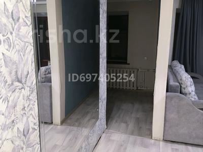 1-комнатная квартира · 30 м² · 5/5 этаж, Кирова — Остановка Кирова за 100 000 〒 в Уральске, мкр Школьник