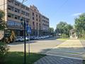 Кеңселер, дүкендер мен бутиктер, қоғамдық тамақтану орны, сұлулық салондары, медорталықтар мен дәріханалар, білім орталықтары, ойын-сауық · 135 м², бағасы: 62.1 млн ₸ в Уральске — фото 9