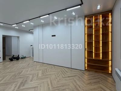 6-комнатная квартира · 210 м² · 1/4 этаж, Бисен Жумагалиева за 60 млн 〒 в Уральске