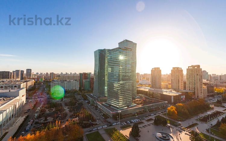 7-комнатная квартира, 456 м², 16/18 этаж, Динмухамеда Кунаева 8а