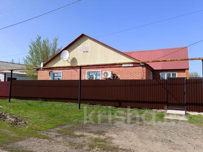 Отдельный дом · 4 комнаты · 130 м² · 8 сот., Железнодорожная 53 — В центре за 38 млн 〒 в Аксае